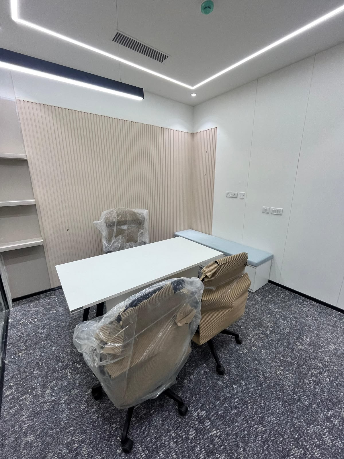 Ultragenic office interior by Global Green, view 13
